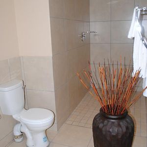 Deluxe Queen Suite